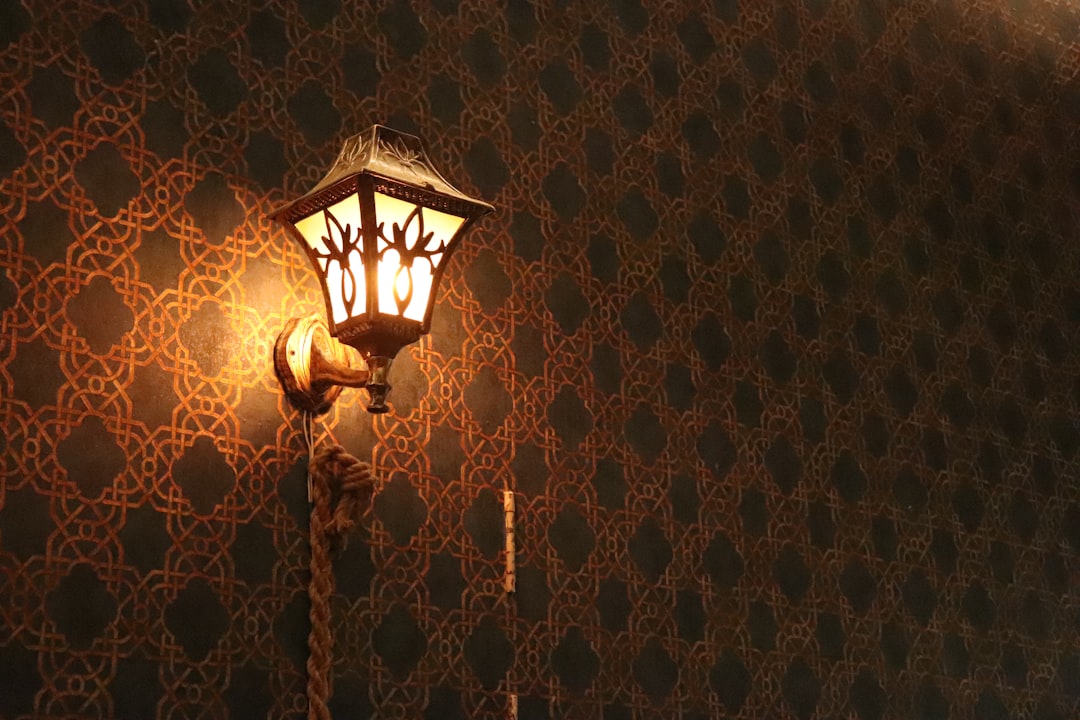 Photo Golden Sun Wall Lamp