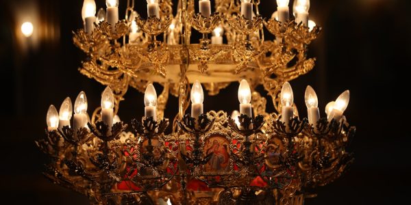 Photo brass chandelier